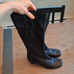 La Canadienne High Shaft Black Leather Heeled Boots with Feminine Accents (10.5)